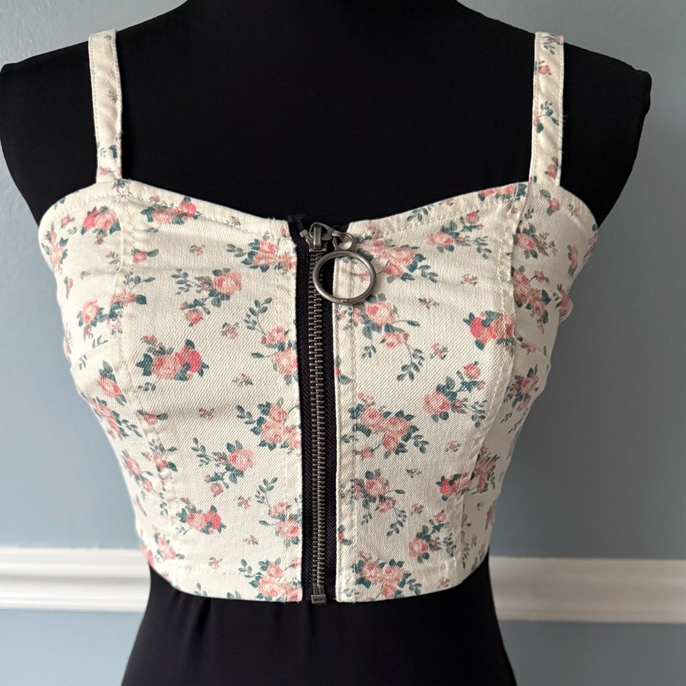 Wild Fable Floral Cream Crop Top with Zip XS